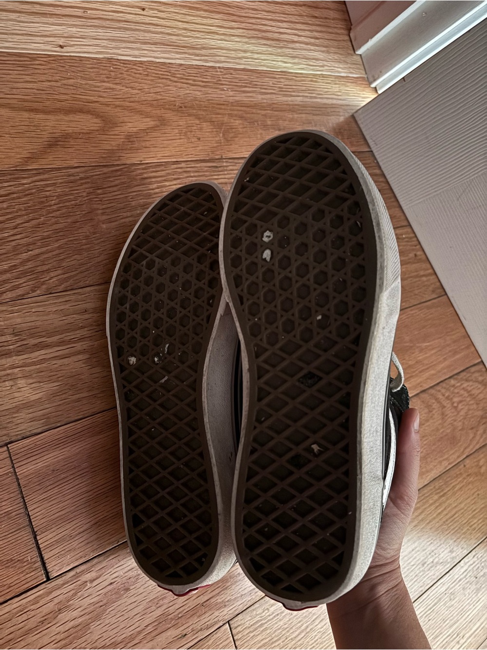 Gym shoes - Picture 4 of 4